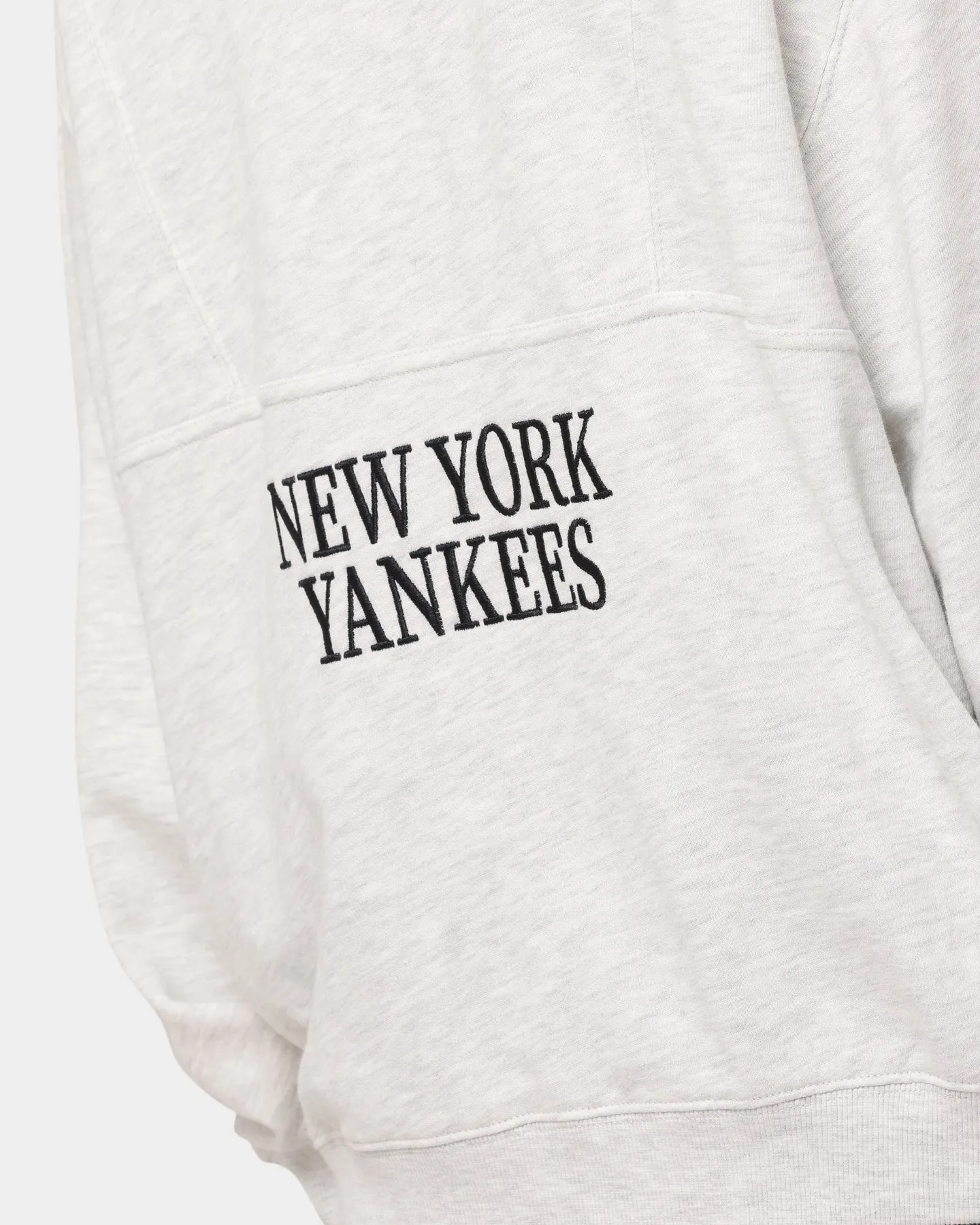 Majestic Athletic Women's New York Yankees Bat Wing Half Zip Crop Crewneck White Marle