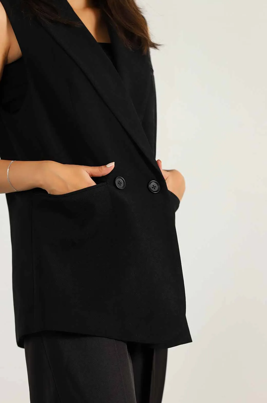 SLEEVELESS BLAZER
